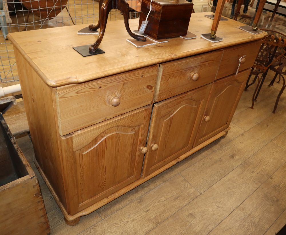 A Victorian style pine dresser base, W.136cm D.47cm H.83cm